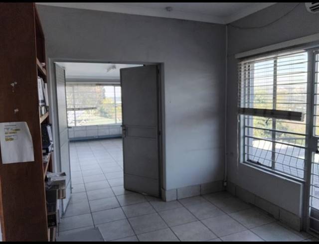 BUSINESS PROPERTY TO RENT IN MEYERSPARK